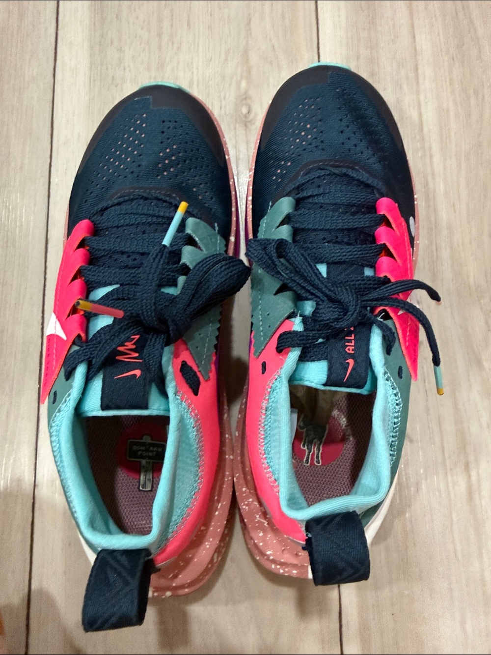 Nike Women’s Black Pink Teal Multi-Color Trail Running Shoes - Picture 5 of 9